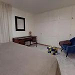 17 Ljubav Place דירה