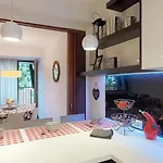 17 Ljubav Place *