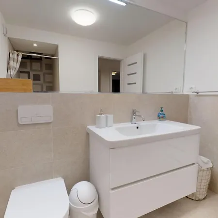 Apartment 17 Ljubav Place