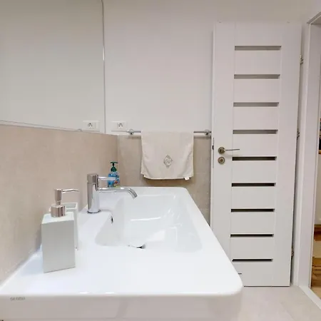 17 Ljubav Place Split
