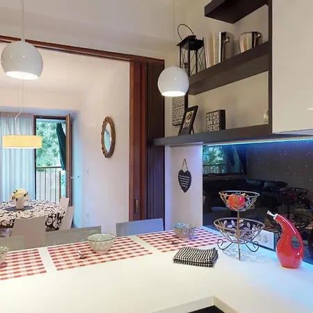 17 Ljubav Place *