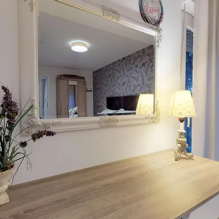 17 Ljubav Place * Split