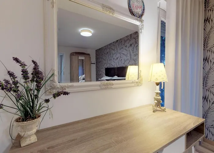 17 Ljubav Place * Split